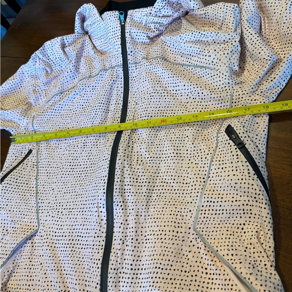 Lululemon runaway lightweight jacket - Picture 13 of 16
